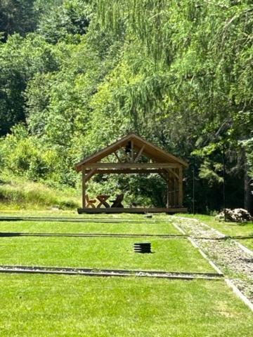 Bieszczady - Baza Usmiechow Chalet *